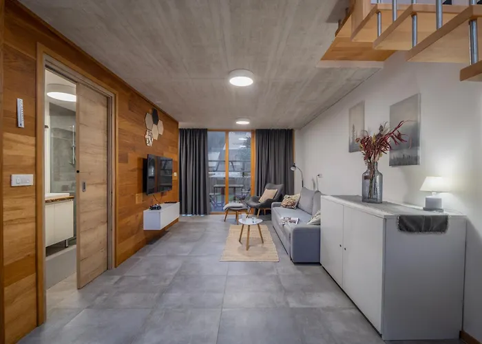 Gothia קרנייסקה גורה